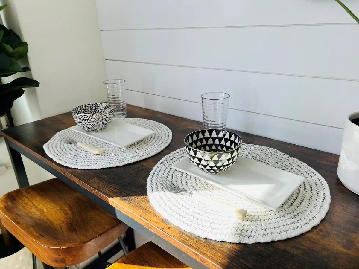 Apartment Modern Surf Chic Studio Condo Honolulu